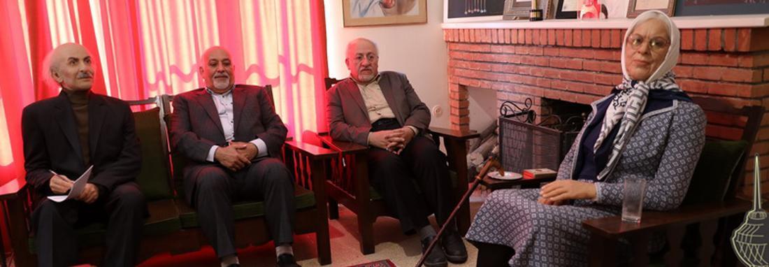 عکس جنجالی اعضای شورای شهر تهران در موزه سیمین و جلال ، وقتی روی اشیای موزه ای می نشینند!