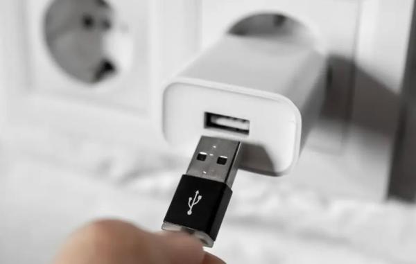 آیا طول کابل USB روی کیفیت شارژ تأثیر می گذارد؟